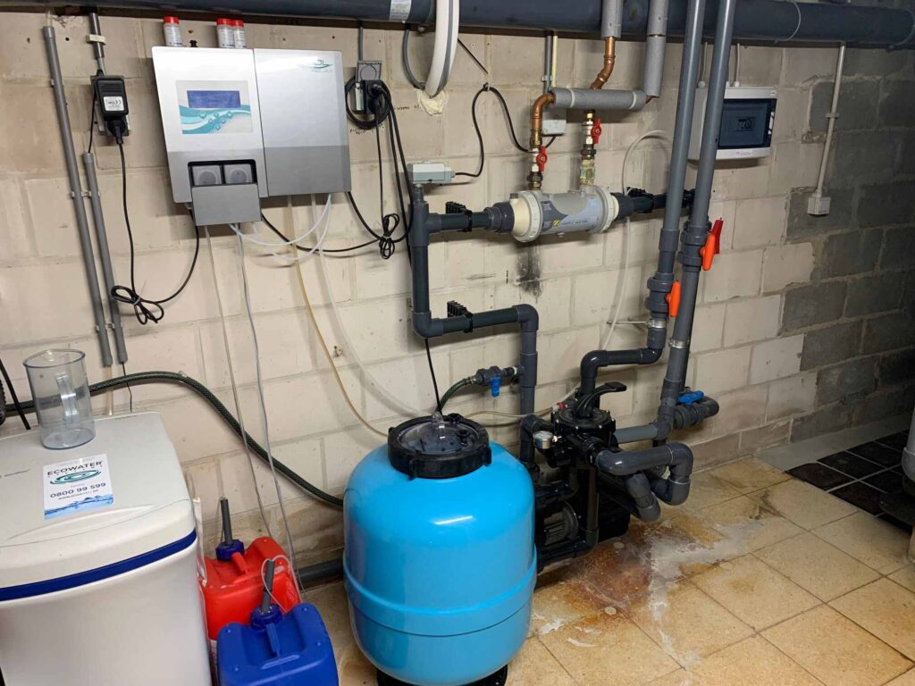 Van mechanische sturing naar slim zwembad. De installatie voor de start